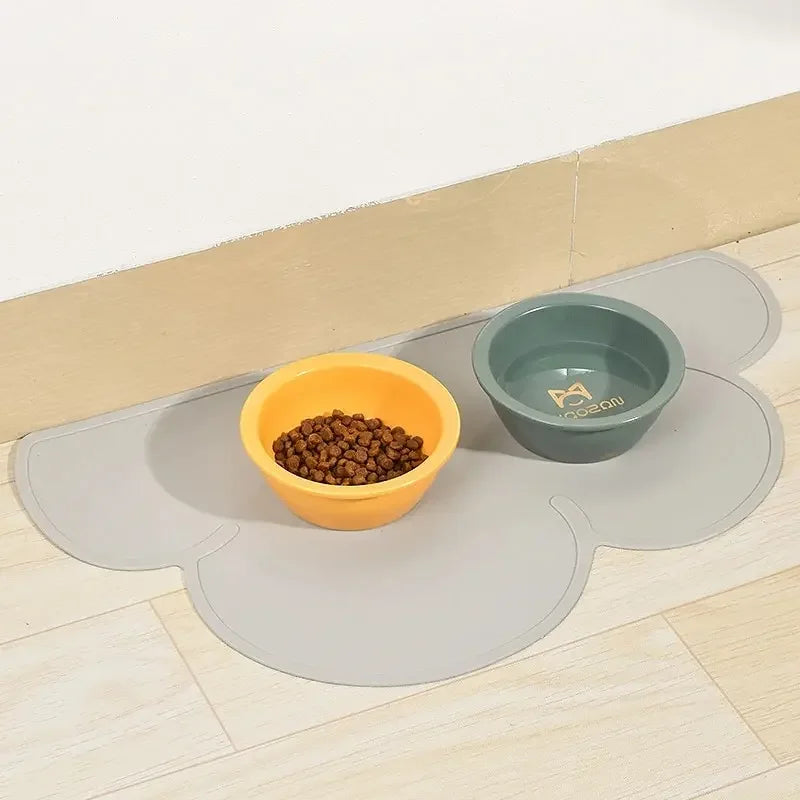 Pet Feeding Mat for Cats & Dogs – Non-Spill, Non-Slip, Waterproof Silicone Food Mat, Easy-Clean Pet Placemats